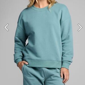 Comfrt Halo Lighweight Cropped Crew Women's Sweatshirt